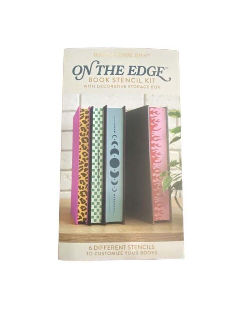 DesignWorks Ink On The Edge Book Stencil Kit